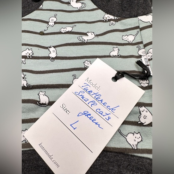 Cat Shirt w/ Cat Pattern - Size L - Picture 4 of 5